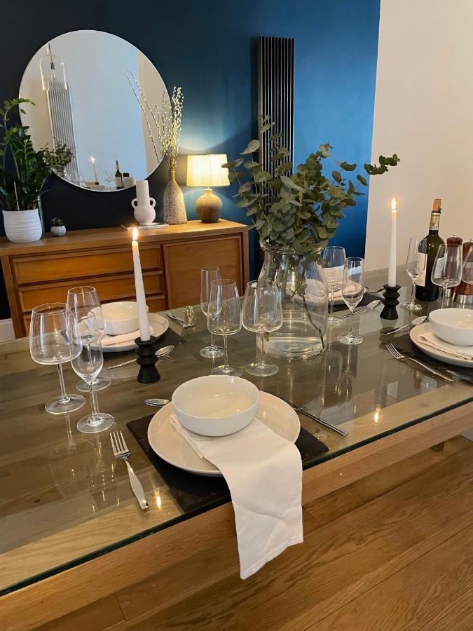 The Clock Tower Apartment - Spacious, Modern, 2 Bed Room Apartment , Southsea With Free Parking - Sleeps 4 Portsmouth Exterior foto