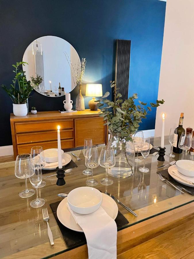 The Clock Tower Apartment - Spacious, Modern, 2 Bed Room Apartment , Southsea With Free Parking - Sleeps 4 Portsmouth Exterior foto